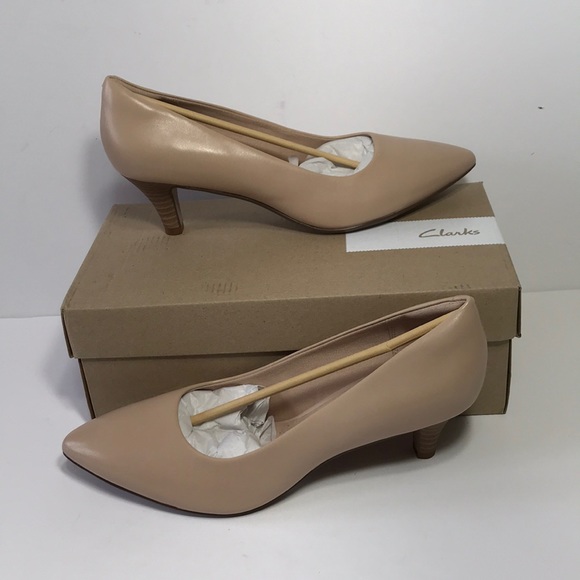 Clarks Linvale Jerica Collection Leather Pumps - Picture 2 of 7
